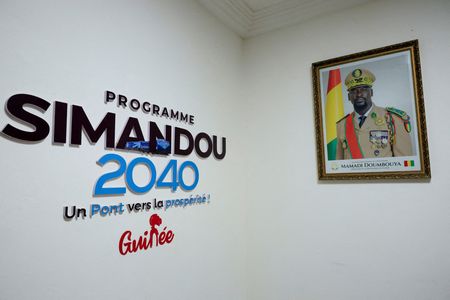 tagreuters.com2025binary_LYNXMPELAB0QE-VIEWIMAGE