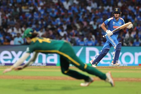 tagreuters.com2025binary_LYNXMPELA10CV-VIEWIMAGE