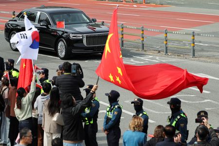 tagreuters.com2025binary_LYNXMPEL9T0E0-VIEWIMAGE