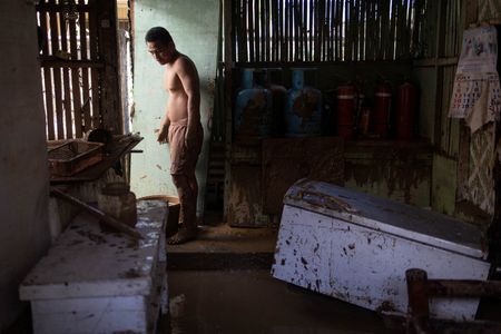 tagreuters.com2025binary_LYNXMPELA508S-VIEWIMAGE