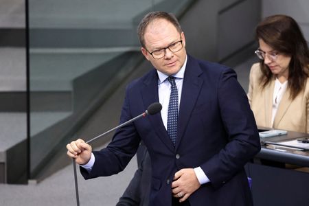 tagreuters.com2025binary_LYNXMPELA90AJ-VIEWIMAGE