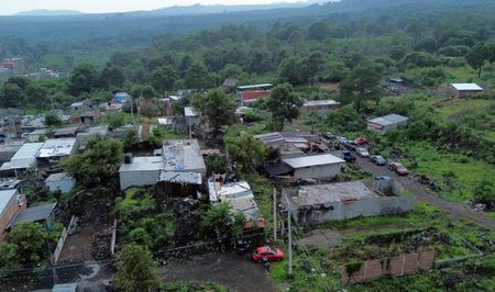 tagreuters.com2025binary_LYNXMPELA10D1-VIEWIMAGE