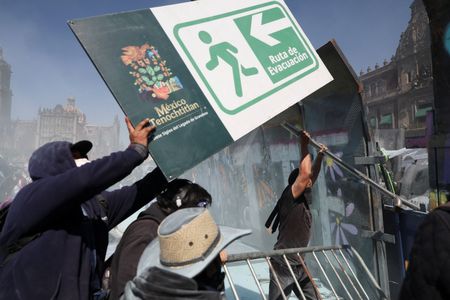 tagreuters.com2025binary_LYNXMPELAE0AR-VIEWIMAGE