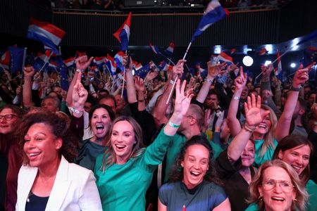 tagreuters.com2025binary_LYNXMPEL9S16B-VIEWIMAGE