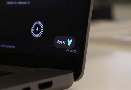 tagreuters.com2025binary_LYNXNPEL9E041-VIEWIMAGE