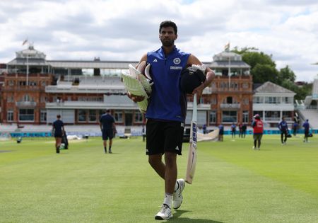 tagreuters.com2025binary_LYNXMPELAO0I1-VIEWIMAGE