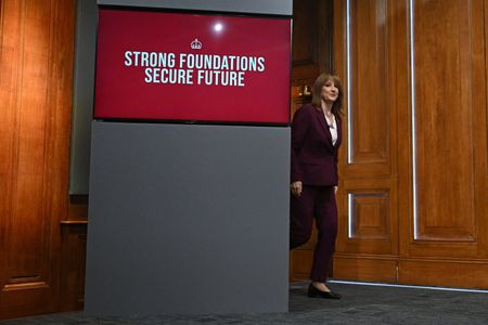 tagreuters.com2025binary_LYNXMPELA30F4-VIEWIMAGE