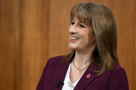 tagreuters.com2025binary_LYNXMPELA30FH-VIEWIMAGE