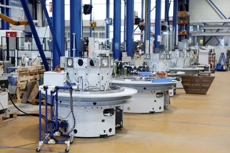 tagreuters.com2025binary_LYNXMPELAD078-VIEWIMAGE