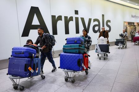 tagreuters.com2025binary_LYNXMPELAO0L8-VIEWIMAGE