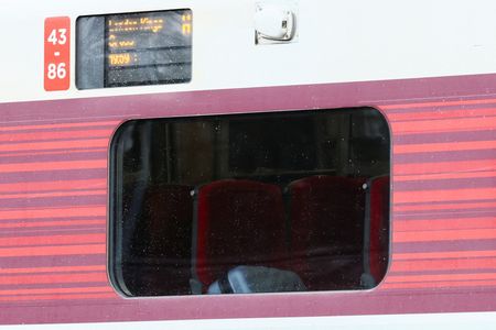 tagreuters.com2025binary_LYNXMPELA1045-VIEWIMAGE