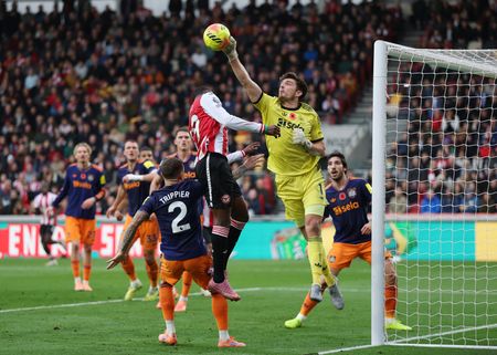 tagreuters.com2025binary_LYNXMPELA808U-VIEWIMAGE