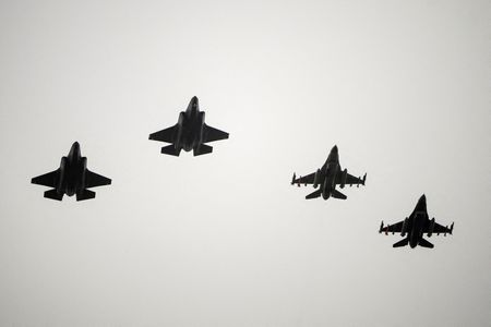 tagreuters.com2025binary_LYNXMPEL9K0QK-VIEWIMAGE