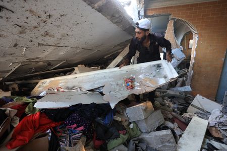 tagreuters.com2025binary_LYNXMPEL9S08W-VIEWIMAGE