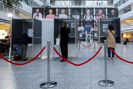 tagreuters.com2025binary_LYNXMPEL9S0AX-VIEWIMAGE