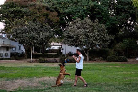 tagreuters.com2025binary_LYNXMPELA20AE-VIEWIMAGE