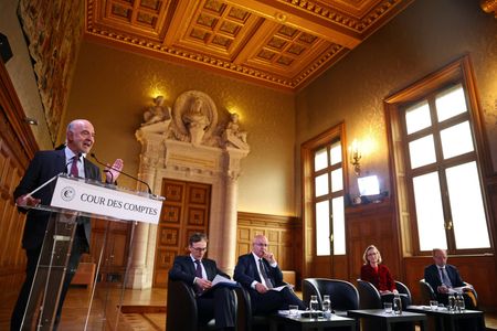 tagreuters.com2025binary_LYNXMPELA50FU-VIEWIMAGE