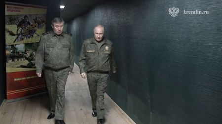 tagreuters.com2025binary_LYNXMPELAJ15I-VIEWIMAGE